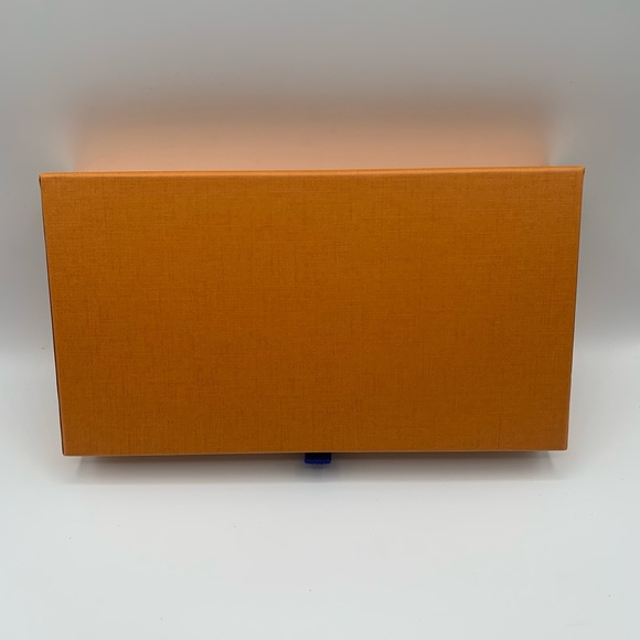 Authentic Louis Vuitton storage box - Picture 3 of 9